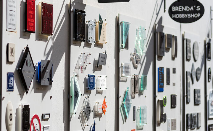 Naambord laten maken kopen in Alkmaar bij Postma en Postma