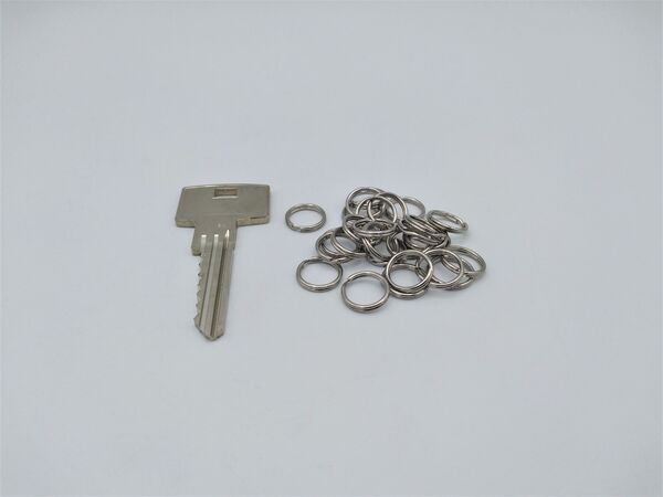 Sleutelringen en –clips kopen in Alkmaar bij Postma en Postma