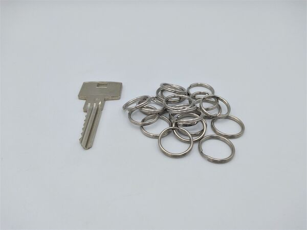 Sleutelringen en –clips kopen in Alkmaar bij Postma en Postma