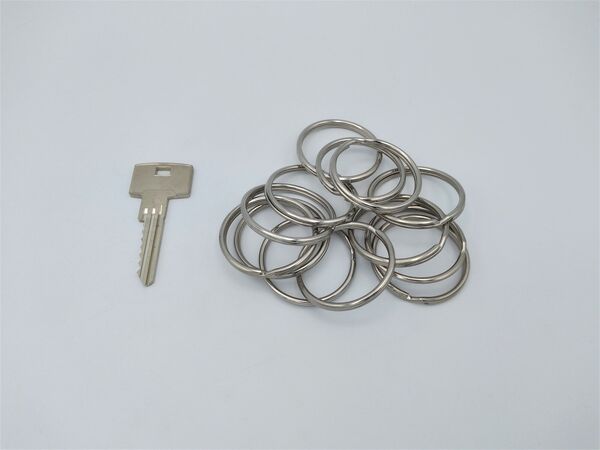 Sleutelringen en –clips kopen in Alkmaar bij Postma en Postma